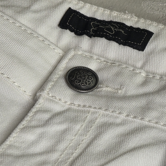 Jessica Simpson 18W Forever Low Rise White Straight Leg Jeans NWT Plus - Picture 3 of 8